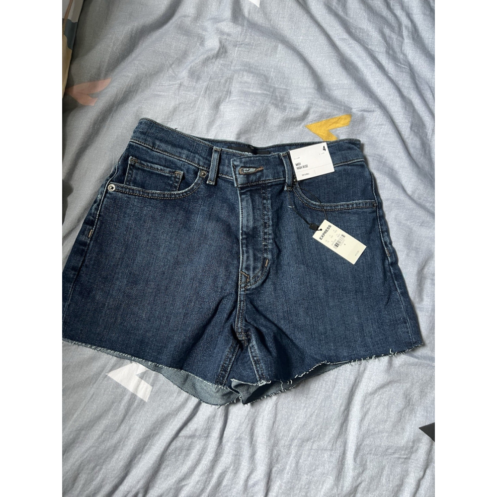 EXPRESS Short Jeans Womens (Size 4) Short Blue Denim. Midi High Rise